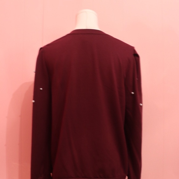 Como Blu Burgundy Women's Top with Pearl Accents - Picture 4 of 5